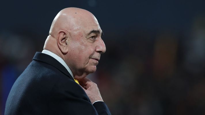 MONZA, ITALY - MAY 03: Adriano Galliani of AC Monza looks on prior to the Serie A match between AC Monza and AS Roma at Stadio Brianteo on May 03, 2023 in Monza, Italy. (Photo by Emilio Andreoli/Getty Images) Galliani: “Con Palladino cammino da Europa League. Mercato? E’ un po’ presto ma…” - immagine 1