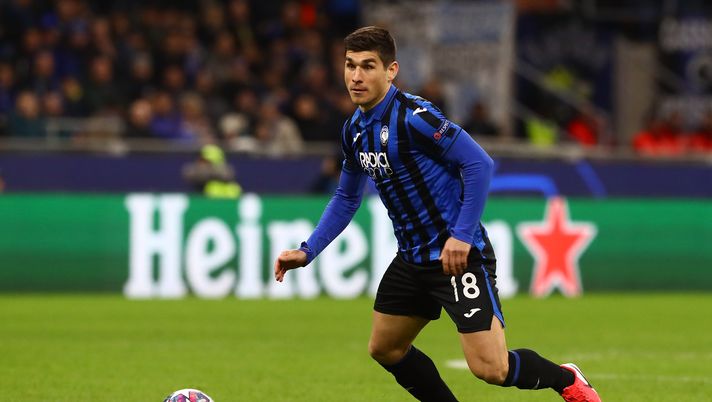 MILAN, ITALY - FEBRUARY 19:  Ruslan Malinovskyi of Atalanta in action during the UEFA Champions League round of 16 first leg match between Atalanta and Valencia CF at San Siro Stadium on February 19, 2020 in Milan, Italy.  (Photo by Marco Luzzani/Getty Images) 