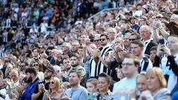 Newcastle fa festa, la gioia dei tifosi: adesso i maxi investimenti dei sauditi