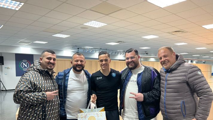 Le colombe di Poppella a tutti i calciatori del Napoli: l’omaggio agli azzurri - immagine 1