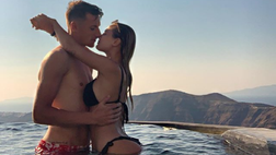 Pinamonti si gode le vacanze in compagnia della splendida Nicole: la cornice è da sogno