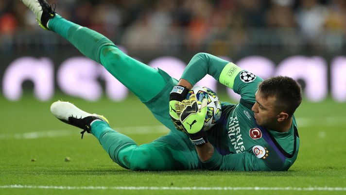 MADRID, SPAIN - NOVEMBER 06:  Fernando Muslera of Galatasaray in action during the UEFA Champions League group A match between Real Madrid and Galatasaray at Bernabeu on November 06, 2019 in Madrid, Spain. (Photo by Angel Martinez/Getty Images) 