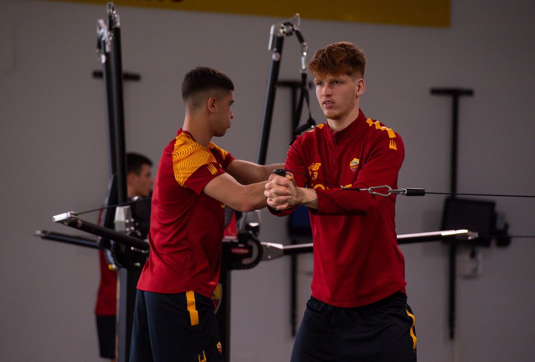 Roma, l’allenamento dopo la vittoria con la Real Sociedad: c’è Pisilli – FOTO GALLERY - immagine 20