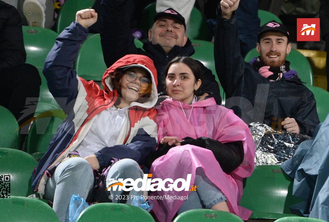 FOTOTIFO Palermo-Ternana 0-0, gli scatti ai tifosi al “Renzo Barbera” (Gallery) - immagine 13