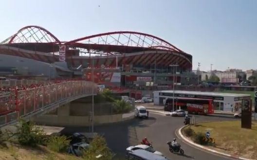 Grande fibrillazione al Da Luz di Lisbona per il Classico nazionale portoghese Grande fibrillazione al Da Luz di Lisbona per il Classico nazionale portoghese