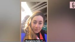 VIDEO / Sofia mostra la medaglia: “Argento vivo!”. E fa festa pure il suo cane…