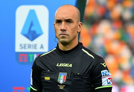 UDINE, ITALY - OCTOBER 18:Referee Michael Fabbri looks on during the Serie A match between Udinese Calcio and Parma Calcio at Dacia Arena on October 18, 2020 in Udine, Italy. (Photo by Alessandro Sabattini/Getty Images) UDINE, ITALY - OCTOBER 18:Referee Michael Fabbri looks on during the Serie A match between Udinese Calcio and Parma Calcio at Dacia Arena on October 18, 2020 in Udine, Italy. (Photo by Alessandro Sabattini/Getty Images)