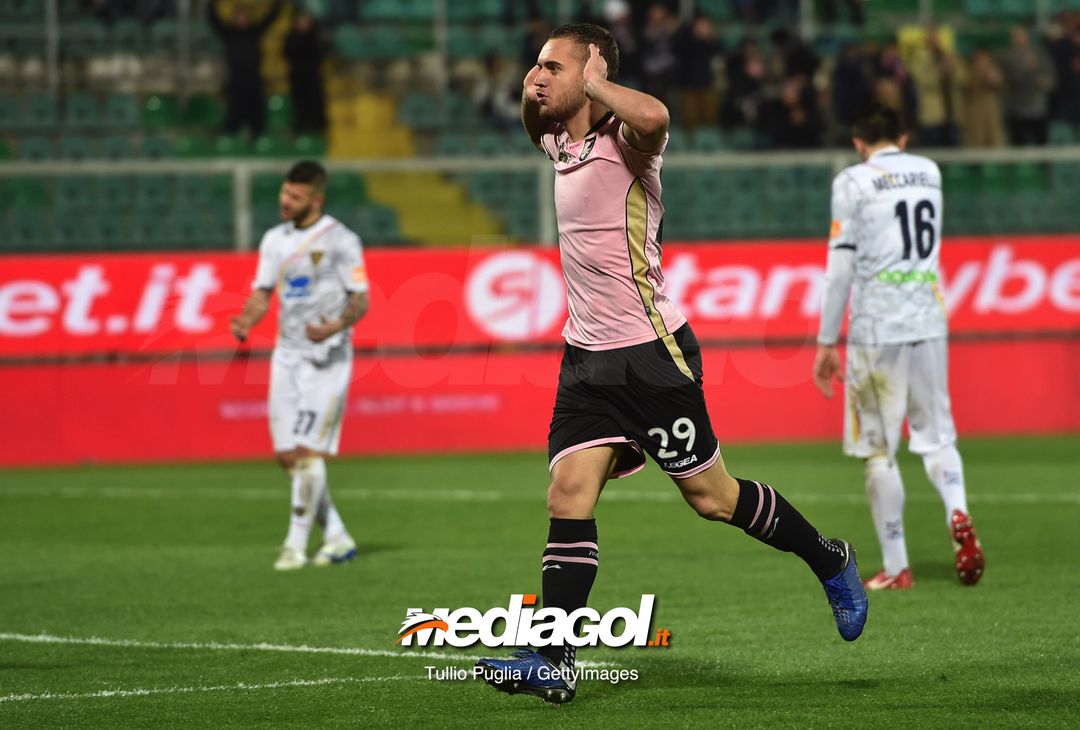  PALERMO, ITALY - MARCH 02: George Puscas of Palermo celebrates after scoring his team's second goal during the Serie B match between US Citta di Palermo and Lecceat Stadio Renzo Barbera on March 02, 2019 in Palermo, Italy. (Photo by Tullio M. Puglia/Getty Images) 
