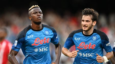 NAPLES, ITALY - AUGUST 21: Victor Osimhen of Napoli celebrates scoring their side's second goal with teammate Khvicha Kvaratskhelia during the Serie A match between Napoli and Monza at Stadio Diego Armando Maradona on August 21, 2022 in Naples, Italy. (Photo by Francesco Pecoraro/Getty Images)