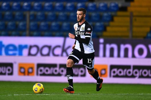 PARMA, ITALY - MARCH 04:Mattia Bani of Parma Calcio in action during the Serie A match between Parma Calcio and FC Internazionale at Stadio Ennio Tardini on March 04, 2021 in Parma, Italy. (Photo by Alessandro Sabattini/Getty Images) PARMA, ITALY - MARCH 04:Mattia Bani of Parma Calcio in action during the Serie A match between Parma Calcio and FC Internazionale at Stadio Ennio Tardini on March 04, 2021 in Parma, Italy. (Photo by Alessandro Sabattini/Getty Images)