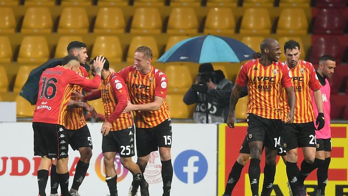 BENEVENTO, ITALY - JANUARY 09: Marco Sau of Benevento celebrates with teammates Riccardo Improta, Luca Caldirola and Kamil Glik after scoring their sides first goal during the Serie A match between Benevento Calcio and Atalanta BC at Stadio Ciro Vigorito on January 09, 2021 in Benevento, Italy. Sporting stadiums around Italy remain under strict restrictions due to the Coronavirus Pandemic as Government social distancing laws prohibit fans inside venues resulting in games being played behind closed doors. (Photo by Francesco Pecoraro/Getty Images) BENEVENTO, ITALY - JANUARY 09: Marco Sau of Benevento celebrates with teammates Riccardo Improta, Luca Caldirola and Kamil Glik after scoring their sides first goal during the Serie A match between Benevento Calcio and Atalanta BC at Stadio Ciro Vigorito on January 09, 2021 in Benevento, Italy. Sporting stadiums around Italy remain under strict restrictions due to the Coronavirus Pandemic as Government social distancing laws prohibit fans inside venues resulting in games being played behind closed doors. (Photo by Francesco Pecoraro/Getty Images)