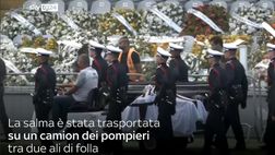 VIDEO / Pelé, in 230mila per l’ultimo saluto: la processione per le strade di Santos