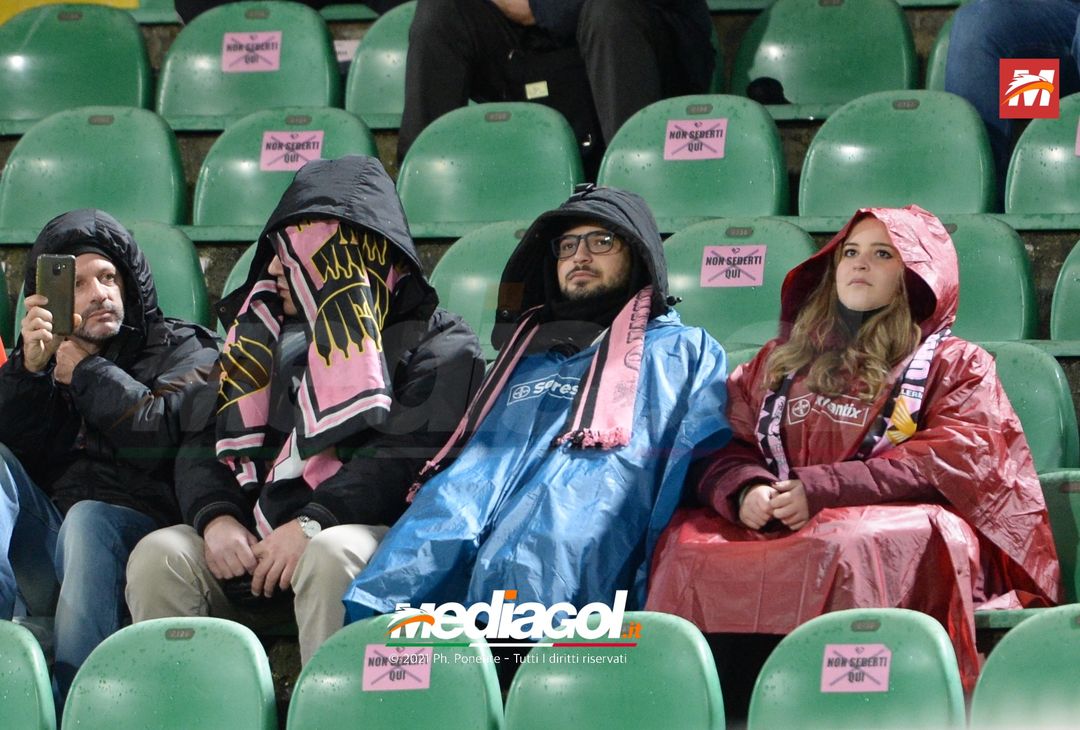 FOTO, i tifosi allo stadio per Palermo – Monopoli 2-1 (Gallery) - immagine 24