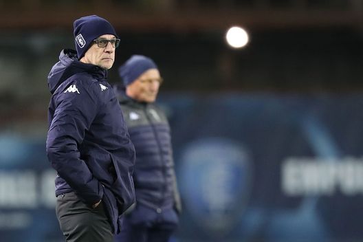 EMPOLI, ITALY - NOVEMBER 05: Davide Ballardini manager of Genoa CFC looks on during the Serie A match between Empoli FC v Genoa CFC at Stadio Carlo Castellani on November 5, 2021 in Empoli, Italy. (Photo by Gabriele Maltinti/Getty Images) Cremonese