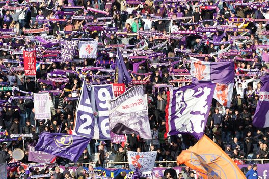 GERMOGLI PH: 20 APRILE 2023 FIRENZE STADIO ARTEMIO FRANCHI CONFERENCE LEAGUE FIORENTINA VS LECH POZNAN NELLA FOTO TIFOSI CURVA FIESOLE Fiorentina, tre gare da non sbagliare. E giovedì una bolgia al Franchi- immagine 2