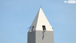 VIDEO/ Argentina, tifosi in festa sull’obelisco alto 68 metri