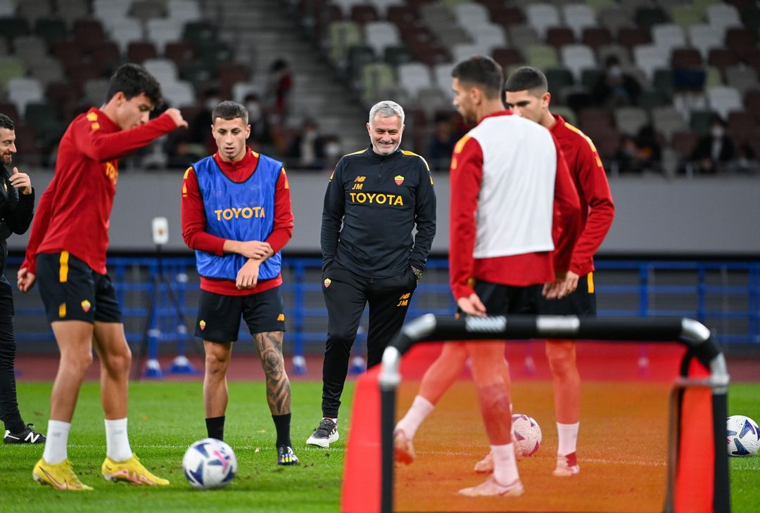 Roma, l’allenamento al National Stadium di Tokyo – FOTO GALLERY - immagine 6
