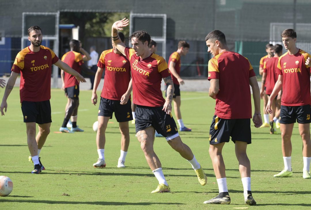 Trigoria, Roma In Campo Per Preparare La Sfida Contro Il Betis – FOTO ...