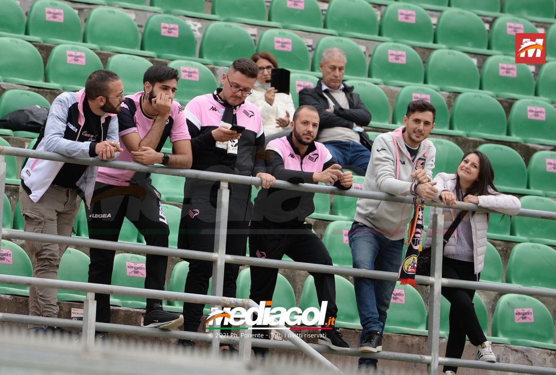 FOTO, i tifosi allo stadio per Palermo – Avellino 1-1 (Gallery) - immagine 54
