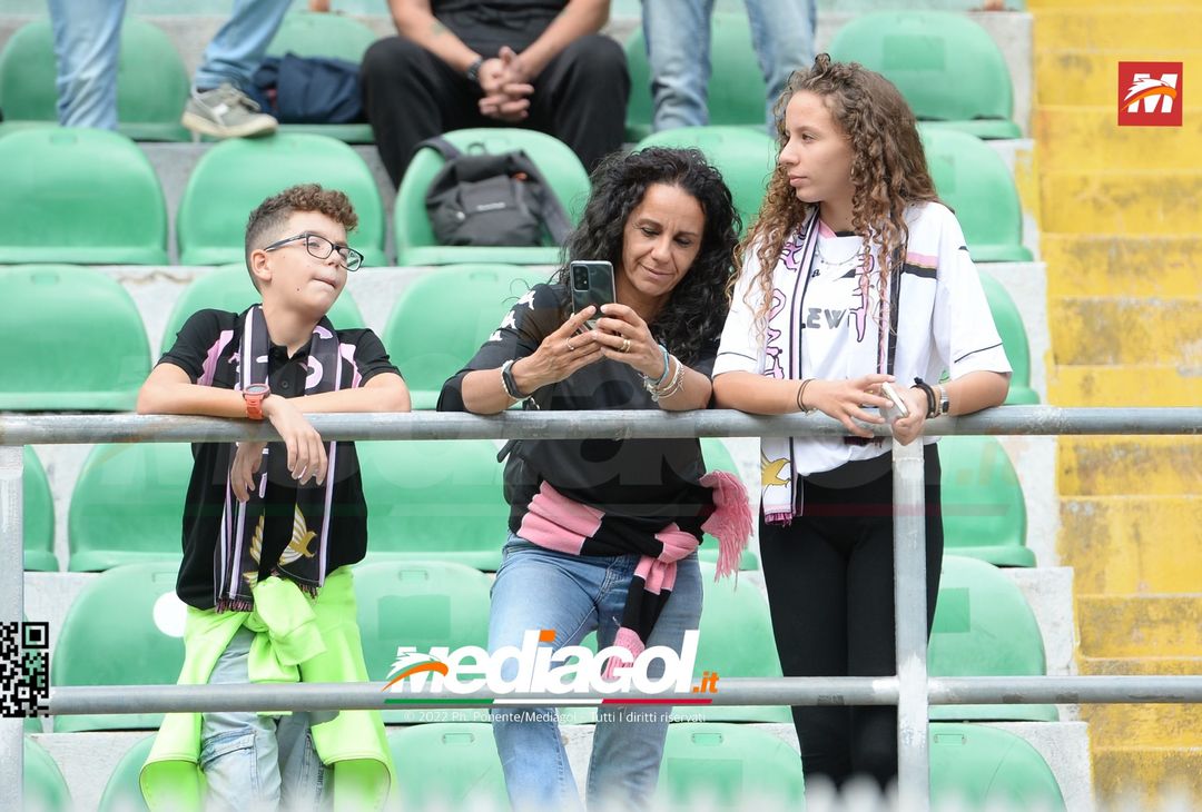 FOTOTIFO Palermo-Pisa 3-3, i tifosi allo Stadio “Renzo Barbera” (Gallery) - immagine 7