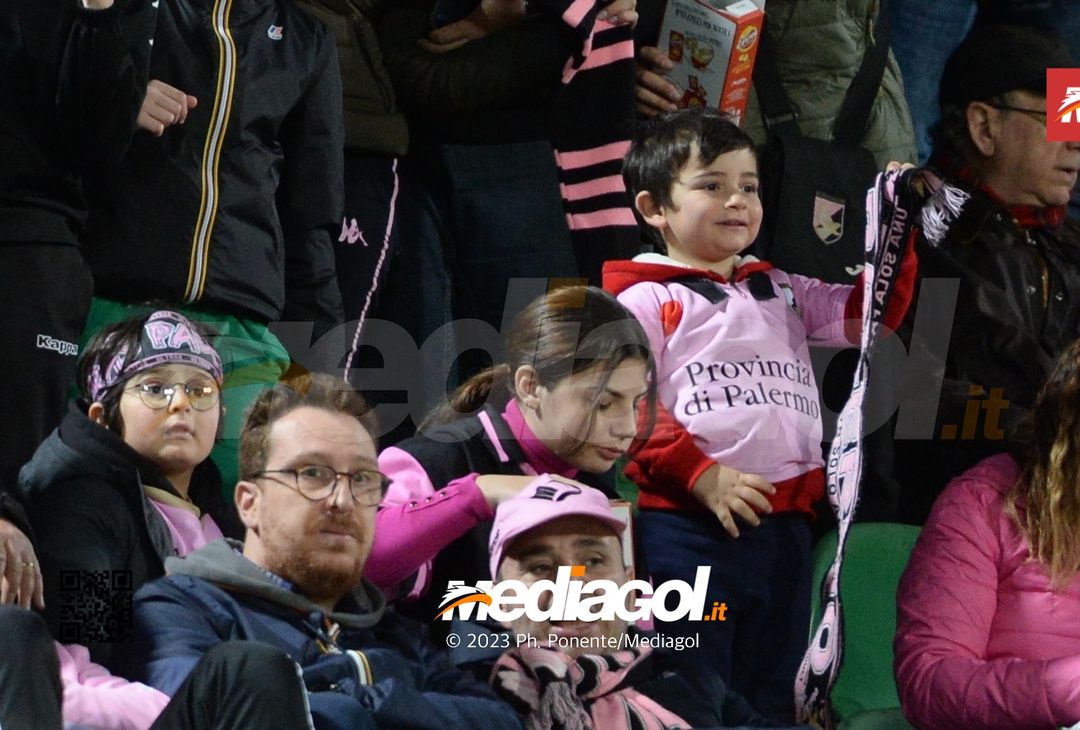 FOTOTIFO Palermo-Modena 5-2, gli scatti ai tifosi al “Renzo Barbera” (Gallery) - immagine 57