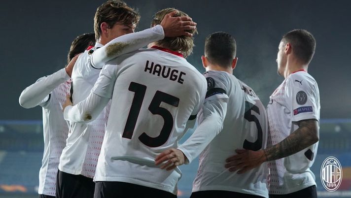 L'esultanza dei rossoneri per il gol di Jens Petter Hauge in Sparta Praga-Milan 0-1 (Europa League 2020-2021) | AC Milan News (acmilan.com) 