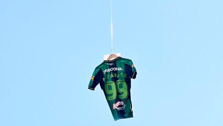 America Mineiro: la nuova maglia di Mauro Zarate la porta giù il drone dal cielo! 