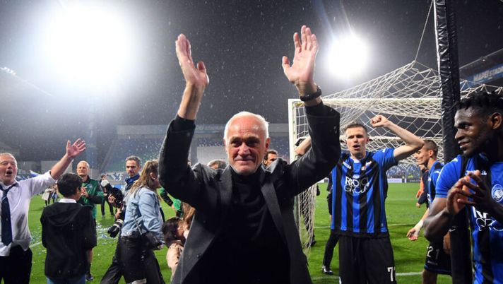 REGGIO NELL'EMILIA, ITALY - MAY 26: Antonio Percassi President of Atalanta BC celebrates the victory after the Serie A match between Atalanta BC and US Sassuolo at Mapei Stadium - Citta del Tricolore on May 26, 2019 in Reggio nell'Emilia, Italy (Photo by Alessandro Sabattini/Getty Images) Percassi: “Vorrei Pavoletti! Ilicic resta, sogno Chiesa, Muriel è forte: vendo Zapata se…” - immagine 1