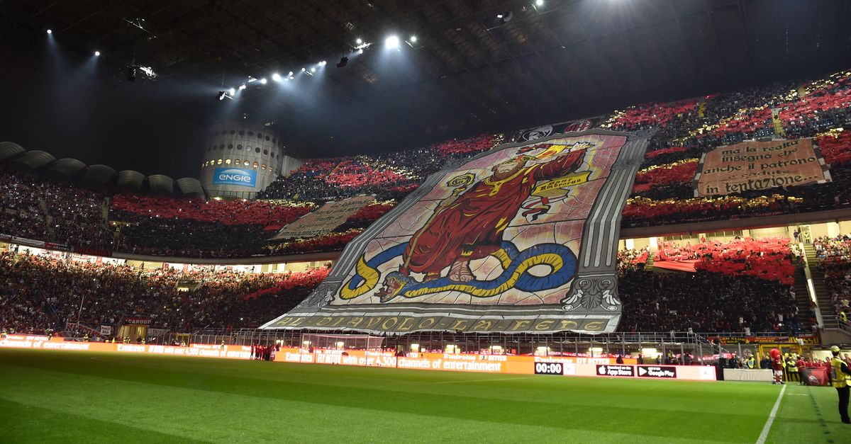 Inter-Milan, le super coreografie delle Curve: il cavaliere