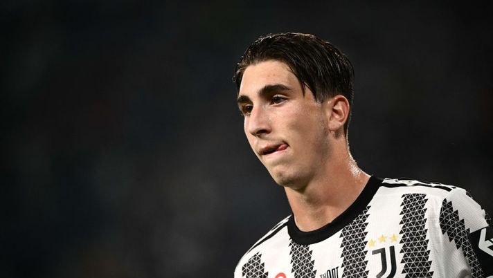 Juventus' Italian midfielder Fabio Miretti looks during the Serie A football match Juventus vs Lazio at the Allianz Stadium in Turin, on May 16, 2022. (Photo by MARCO BERTORELLO / AFP) (Photo by MARCO BERTORELLO/AFP via Getty Images) Juve in ansia per l’infortunio alla caviglia di Miretti: lascia il campo in barella - immagine 1