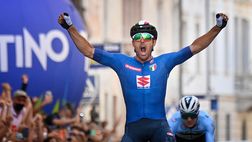Sprint da fenomeno e Colbrelli è campione d’Europa a Trento