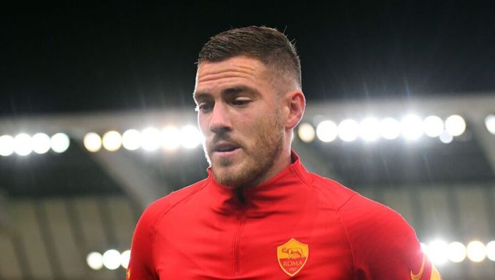 UDINE, ITALY - OCTOBER 03: Jordan Veretout of AS Roma in action during the Serie A match between Udinese Calcio and AS Roma at Dacia Arena on October 03, 2020 in Udine, Italy. (Photo by Alessandro Sabattini/Getty Images) Sette nuovi infortunati dopo l’ultima giornata: da Veretout e Mancini a Orsolini - immagine 1