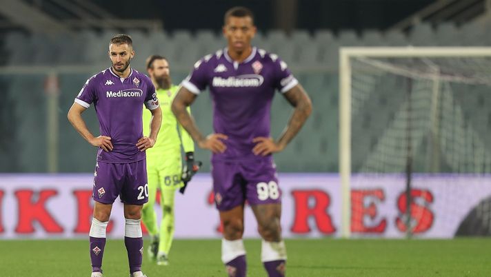 FLORENCE, ITALY - DECEMBER 19: German Pezzella of ACF Fiorentina shows his dejection during the Serie A match between ACF Fiorentina and Hellas Verona FC at Stadio Artemio Franchi on December 19, 2020 in Florence, Italy.  (Photo by Gabriele Maltinti/Getty Images) 