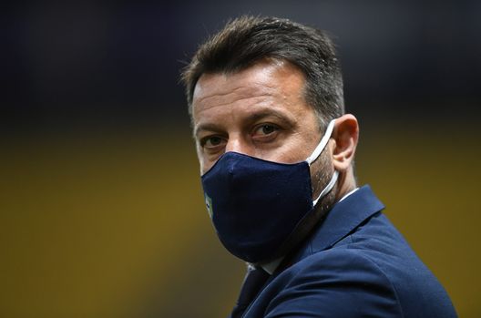 PARMA, ITALY - MARCH 19: Roberto D'Aversa, manager of Parma Calcio, looks on during the Serie A match between Parma Calcio and Genoa CFC at Stadio Ennio Tardini on March 19, 2021 in Parma, Italy. (Photo by Alessandro Sabattini/Getty Images) PARMA, ITALY - MARCH 19: Roberto D'Aversa, manager of Parma Calcio, looks on during the Serie A match between Parma Calcio and Genoa CFC at Stadio Ennio Tardini on March 19, 2021 in Parma, Italy. (Photo by Alessandro Sabattini/Getty Images)
