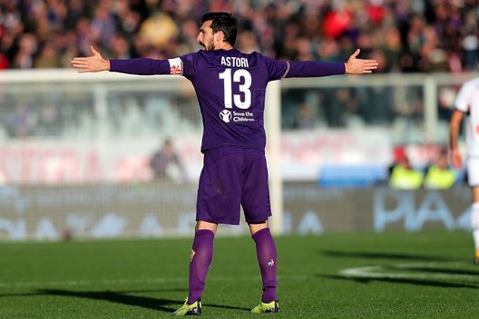 FLORENCE, ITALY - DECEMBER 17: Davide Astori of ACF Fiorentina in action during the Serie A match betweenACF Fiorentina and Genoa CFC at Stadio Artemio Franchi on December 17, 2017 in Florence, Italy. (Photo by Gabriele Maltinti/Getty Images) FLORENCE, ITALY - DECEMBER 17: Davide Astori of ACF Fiorentina in action during the Serie A match betweenACF Fiorentina and Genoa CFC at Stadio Artemio Franchi on December 17, 2017 in Florence, Italy. (Photo by Gabriele Maltinti/Getty Images)