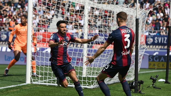 BOLOGNA, ITALY - APRIL 15: Nicola Sansone of Bologna FC celebrates after scoring the opening goal during the Serie A match between Bologna FC and AC MIlan at Stadio Renato Dall'Ara on April 15, 2023 in Bologna, Italy. (Photo by Alessandro Sabattini/Getty Images)  Sassuolo