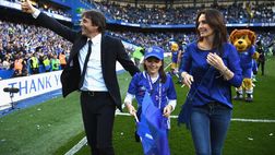 Antonio Conte in versione romantica: otto rose alla moglie per l’anniversario
