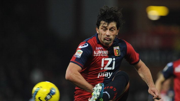 GENOA, ITALY - DECEMBER 13:  Kakhaber Kaladze of Genoa CFC in action during the Serie A match between Genoa CFC and FC Internazionale Milano at Stadio Luigi Ferraris on December 13, 2011 in Genoa, Italy.  (Photo by Valerio Pennicino/Getty Images) 