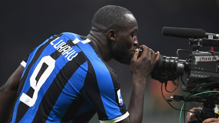 Lukaku entusiasta, ha già avvisato i compagni. L’Inter attende il Chelsea: slitta il sì - immagine 1