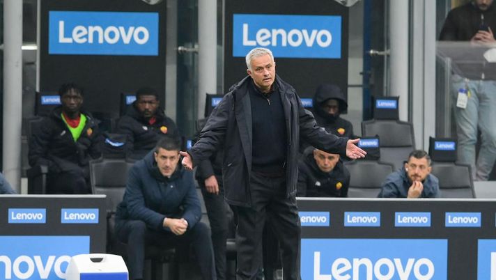 Retroscena Mou, sabato è entrato nello spogliatoio Inter: ecco il suo discorso - immagine 1