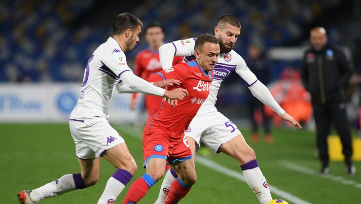 NAPLES, ITALY - JANUARY 13: Stanislav Lobotka of SSC Napoli is challenged by Lorenzo Venuti of ACF Fiorentina and fior55during the Coppa Italia match between SSC Napoli and ACF Fiorentina at Stadio Diego Armando Maradona on January 13, 2022 in Naples, Italy. (Photo by Francesco Pecoraro/Getty Images) NAPLES, ITALY - JANUARY 13: Stanislav Lobotka of SSC Napoli is challenged by Lorenzo Venuti of ACF Fiorentina and fior55during the Coppa Italia match between SSC Napoli and ACF Fiorentina at Stadio Diego Armando Maradona on January 13, 2022 in Naples, Italy. (Photo by Francesco Pecoraro/Getty Images)