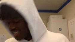 VIDEO / Inter, risate nello spogliatoio con Frattesi che prende in giro Bisseck: “Così…”