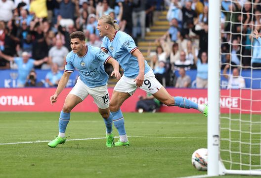(Photo by Marc Atkins/Getty Images) Manchester City, il nuovo coro dei tifosi per Julian Alvarez: “E’ il re, è argentino, è come Aguero…”- immagine 3