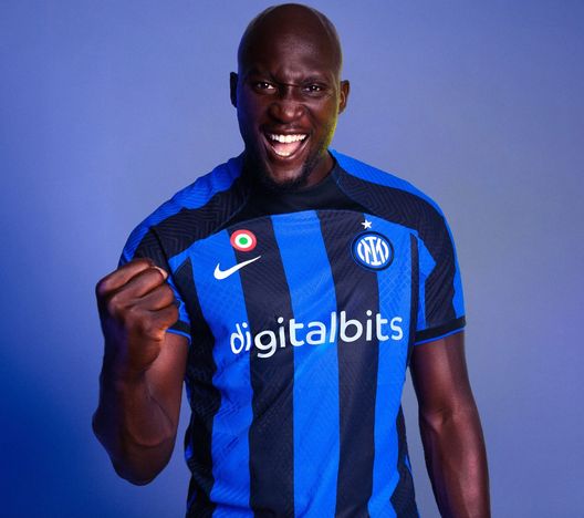 UFFICIALE – Inter, ecco la maglia home 22/23: “Nostro passato, presente e futuro”- immagine 2