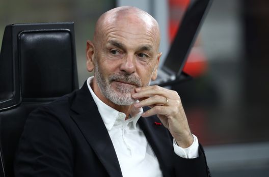 MILAN, ITALY - OCTOBER 26: Stefano Pioli, Head Coach of AC Milan looks on prior to the Serie A match between AC Milan and Torino FC at Stadio Giuseppe Meazza on October 26, 2021 in Milan, Italy. (Photo by Marco Luzzani/Getty Images) Pioli si conferma bestia nera del Torino: ma Juric l’ha messo alle corde- immagine 3