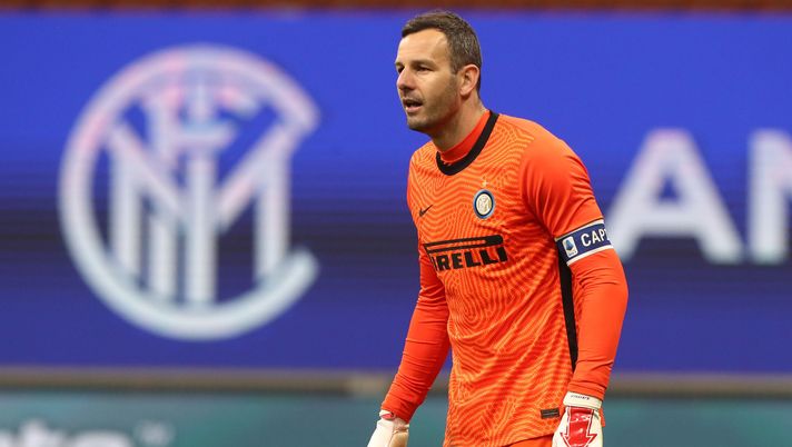 Samir Handanovic (Photo by Marco Luzzani/Getty Images) 
