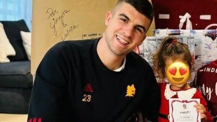 Mancini e l’amore per la Roma: anche a Natale con la felpa giallorossa - immagine 1