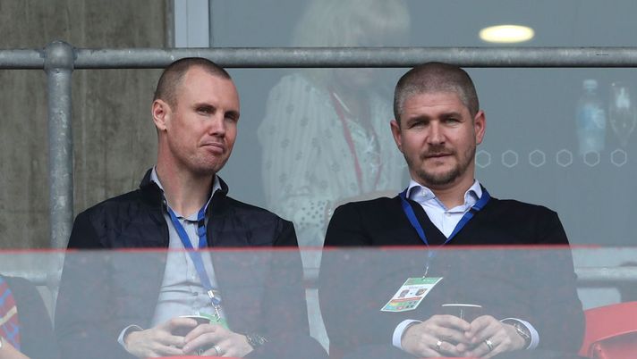 NEWCASTLE, AUSTRALIA - FEBRUARY 09: Carl Robinson (R) the new coach of the Newcastle Jets and assistant coach Kenny Miller (L) during the round 18 A-League match between the Newcastle Jets and the Central Coast Mariners at McDonald Jones Stadium on February 09, 2020 in Newcastle, Australia. (Photo by Tony Feder/Getty Images) 