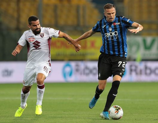 PARMA, ITALY - SEPTEMBER 01: Josip Ilicic of Atalanta BC is challenged by Tomas Rincon (L) of Torino FC during the Serie A match between Atalanta BC and Torino FC at Stadio Ennio Tardini on September 1, 2019 in Parma, Italy. (Photo by Emilio Andreoli/Getty Images) PARMA, ITALY - SEPTEMBER 01: Josip Ilicic of Atalanta BC is challenged by Tomas Rincon (L) of Torino FC during the Serie A match between Atalanta BC and Torino FC at Stadio Ennio Tardini on September 1, 2019 in Parma, Italy. (Photo by Emilio Andreoli/Getty Images)