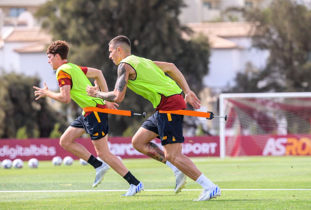 Roma in campo in Portogallo per l’allenamento mattutino – FOTO GALLERY - immagine 13